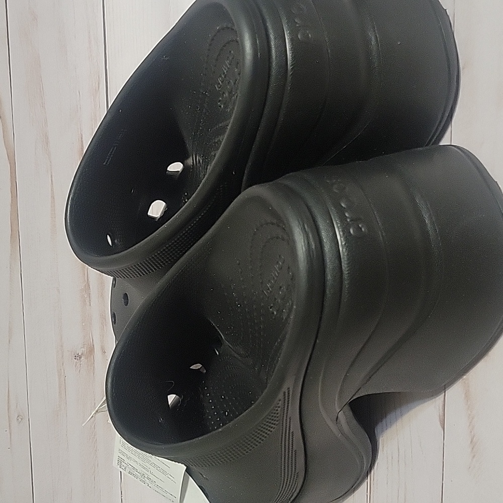 Platform Crocs Size 12 (W) and 10 (M) - Picture 3 of 5
